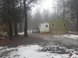 236 Hellers Ln, Long Pond, PA 18334