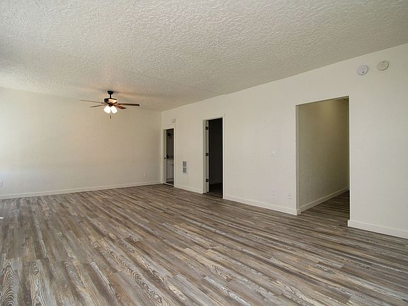 5th image of 843 N Knott St APT 301