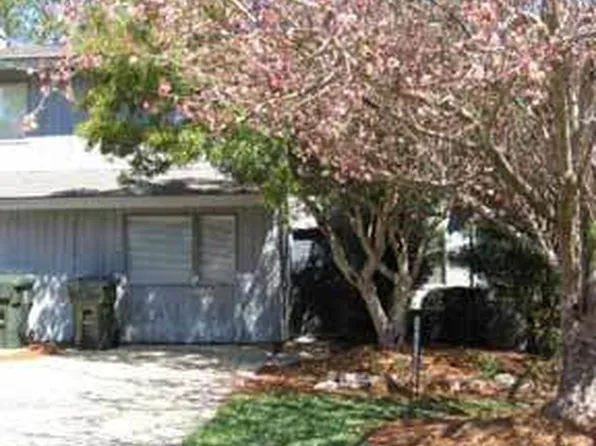 4304 Hunters Club Dr, Raleigh, NC 27606