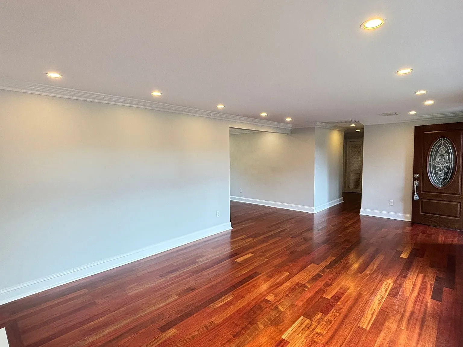 4 bed, 1.5 bath, $4,000 — Photo 3