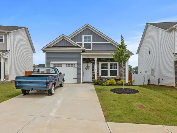 107 Brown Cir, Easley, SC 29642