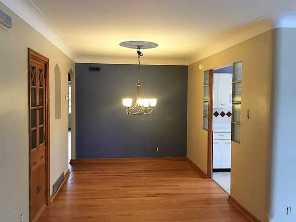 5th image of 6401 Jamieson Ave #2N
