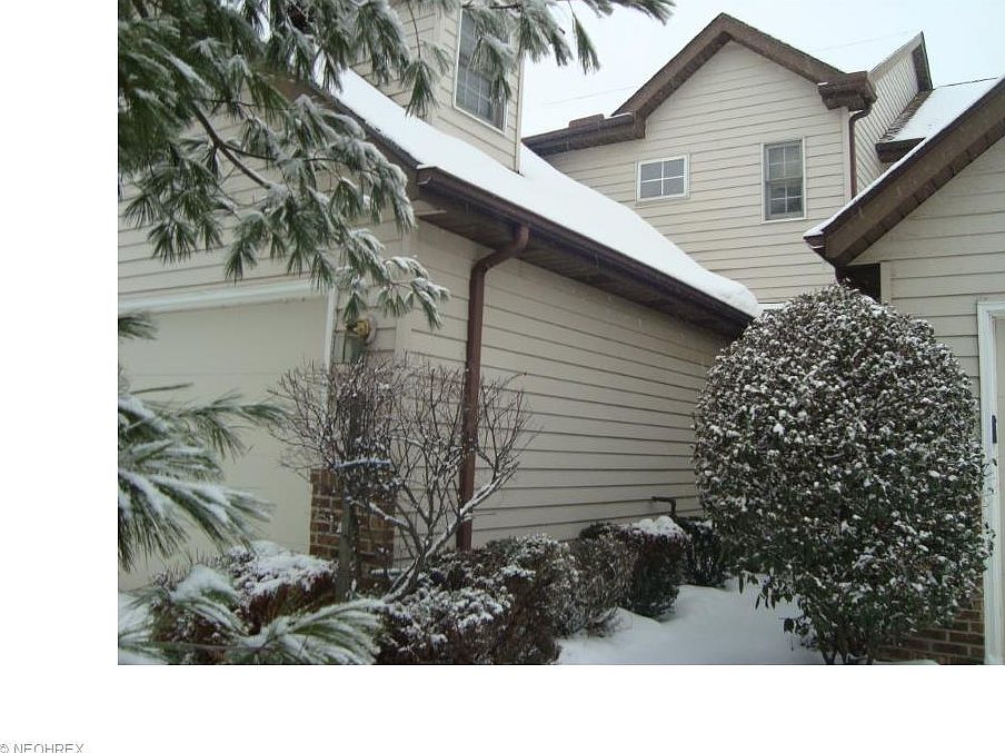 1st image of 5703 Gateway Ln #902