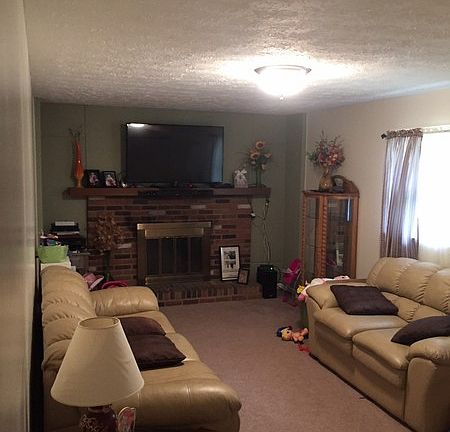 4th image of 5826 Yorktown Ln