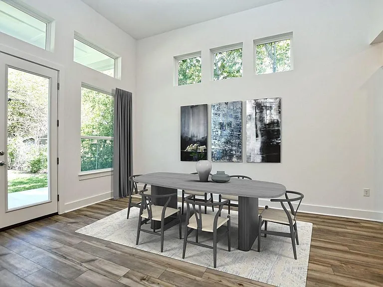 402 Zennia St — Photo 11