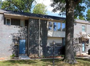 12375 Sparrowwood Ct, Saint Louis, MO 63146