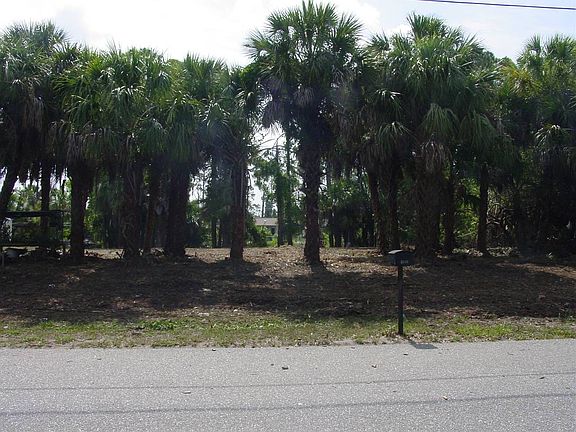 3rd image of 2072 Barksdale St