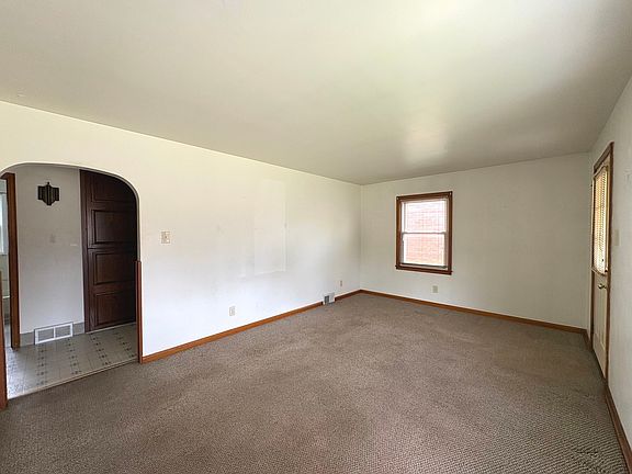 4th image of 1810 Prospect Ave