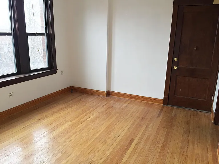 3259 S Lowe Ave #3R — Photo 2