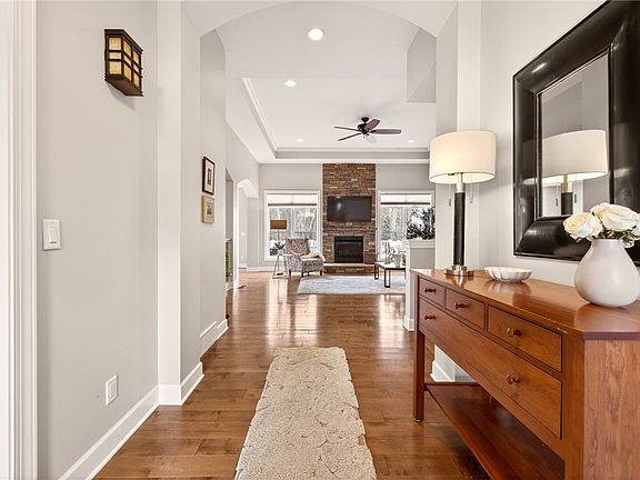 4th image of 170 Fellows Rd