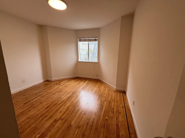 121 Broderick St #9 — Photo 6