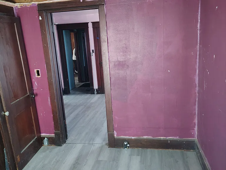 140 Illinois St — Photo 20