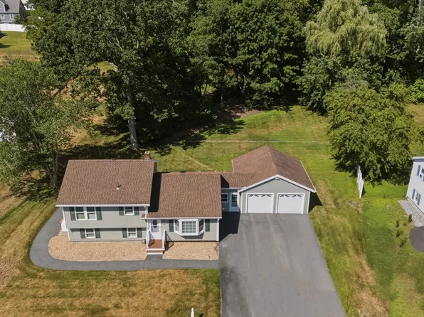 38 Montaup Ave, Dracut, MA 01826