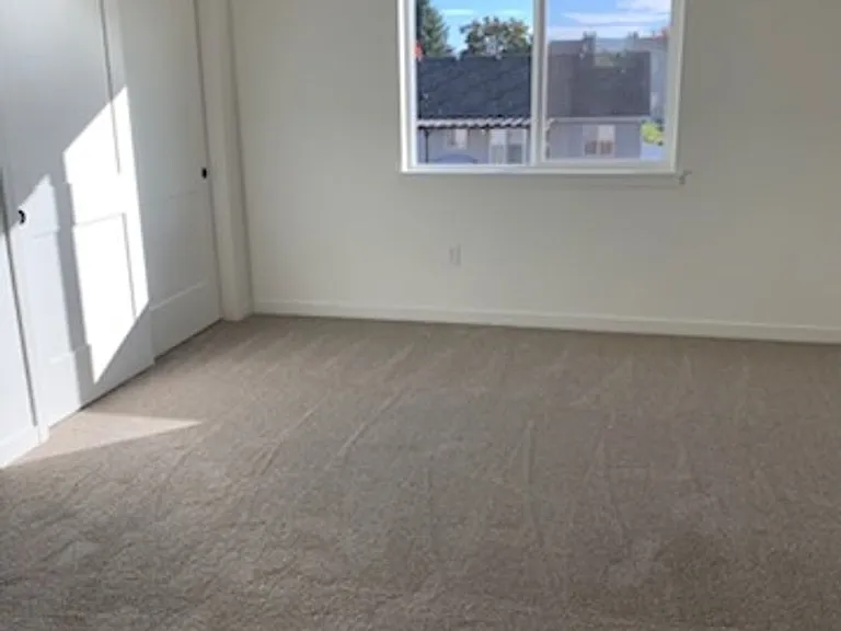 2218 N Chaffee St — Photo 14