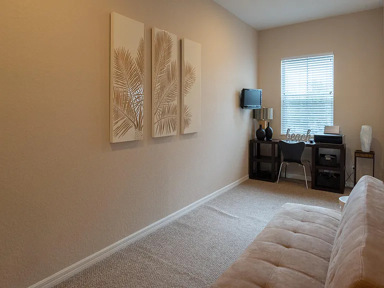 108 Canterbury Pl — Photo 18