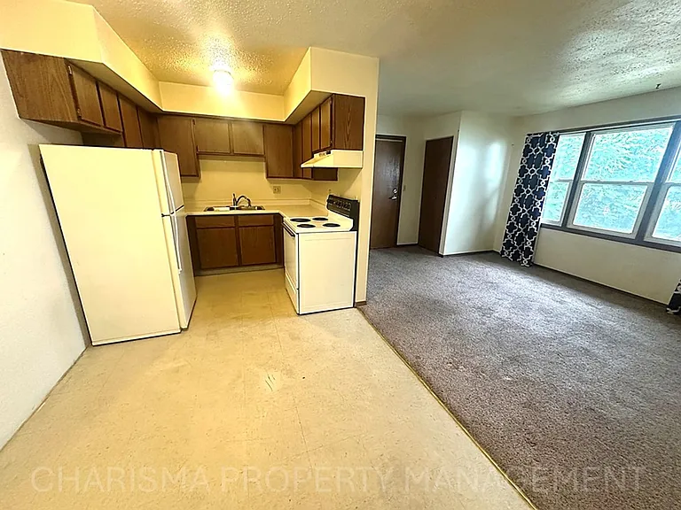 Garretson Apartments III A — Photo 24