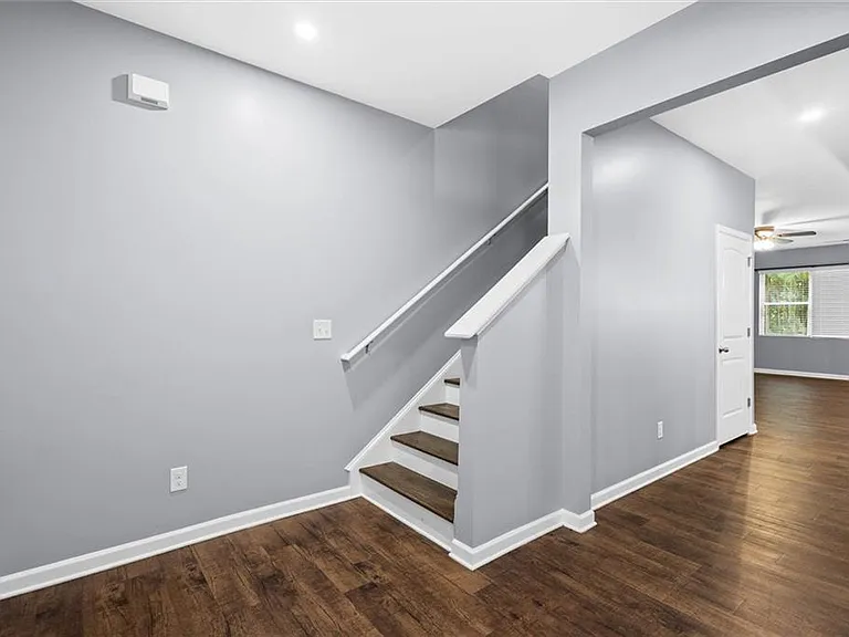 407 Aviary Ln — Photo 36