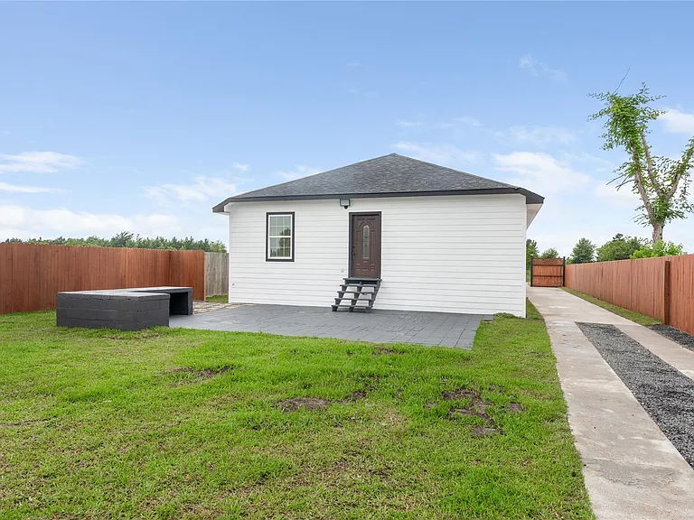 1244 Road 5705 — Photo 5
