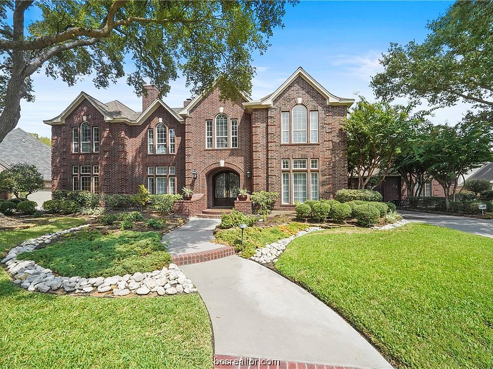 1st image of 8638 Wyndham Village Dr