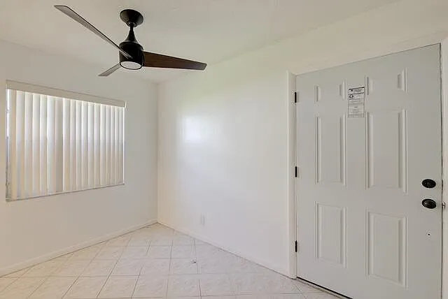 394 Normandy Ln #I — Photo 12