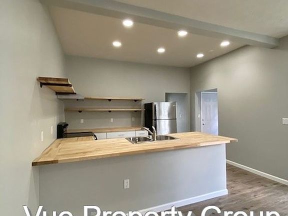 4th image of 399 N Main St #9185394