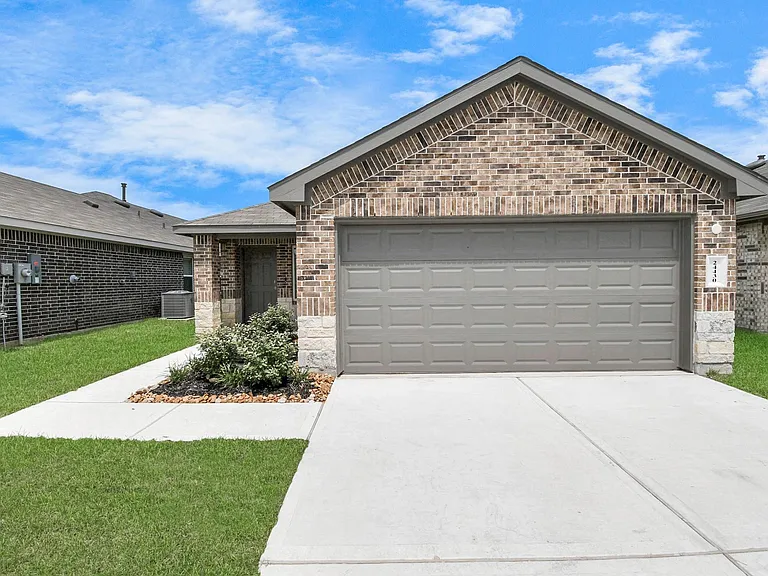 24430 Elmwood Falls Dr — Photo 2