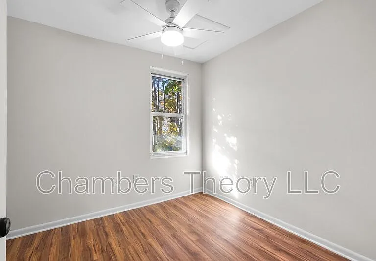 1309 Emerald St NE — Photo 22