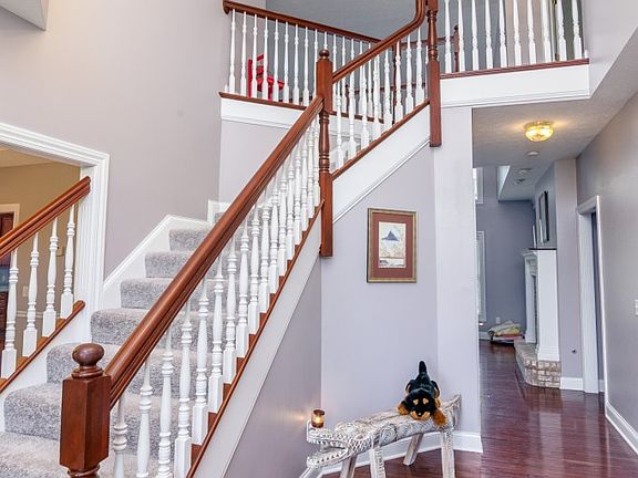 3rd image of 2367 Cheviot Hills Ln