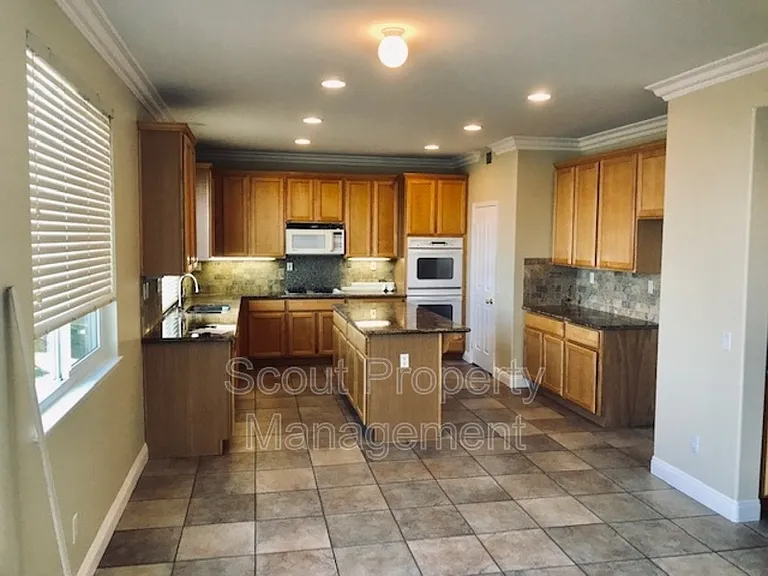 33454 Twin Hills Way — Photo 10