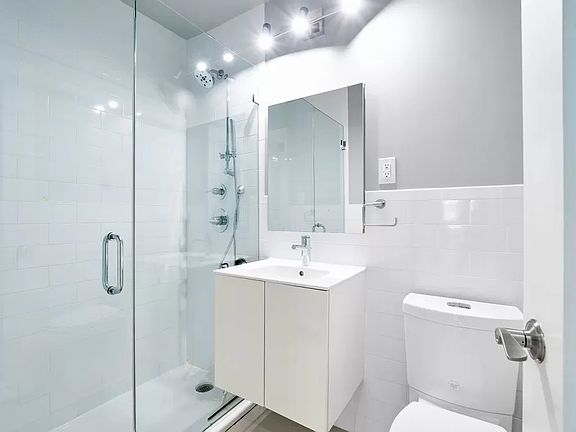 5th image of 400 E 54th St APT 9F