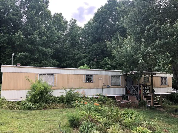 4560 Ben Ln, Walkertown, NC 27051