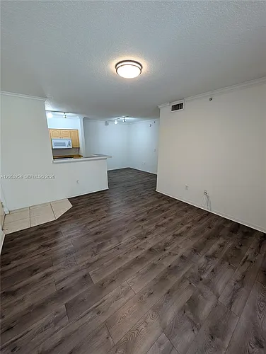 6831 SW 44th St #203 Photo 1