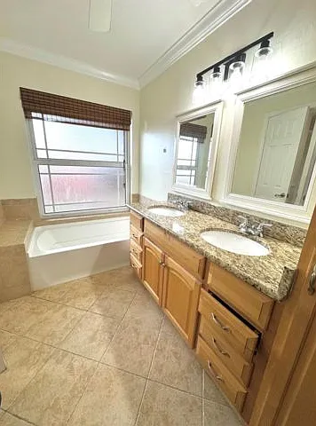 531 SW 167th Ter — Photo 7