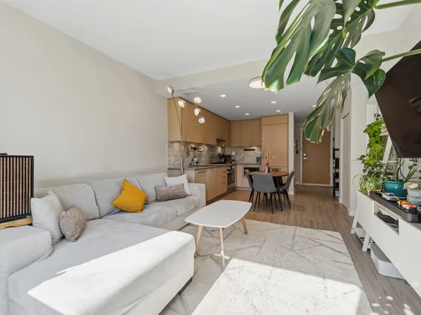 9213 Odlin Rd #319, Richmond, BC V6X 0V5