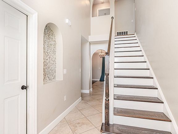 2nd image of 5277 Mansford Pl
