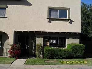 1st image of 2937 E Fairmount Ave