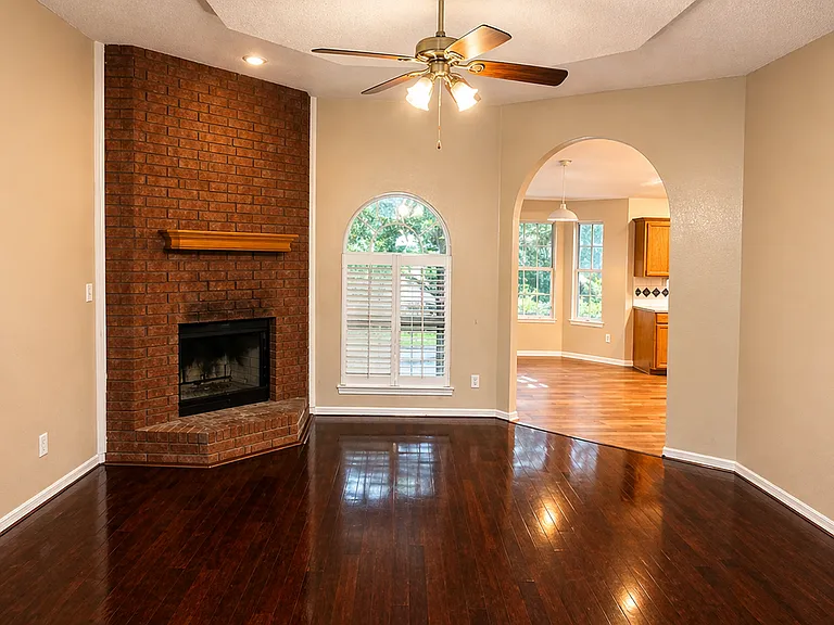 3907 Littlerock Dr — Photo 3