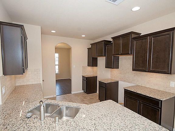 5th image of 3822 Daintree Park Drive