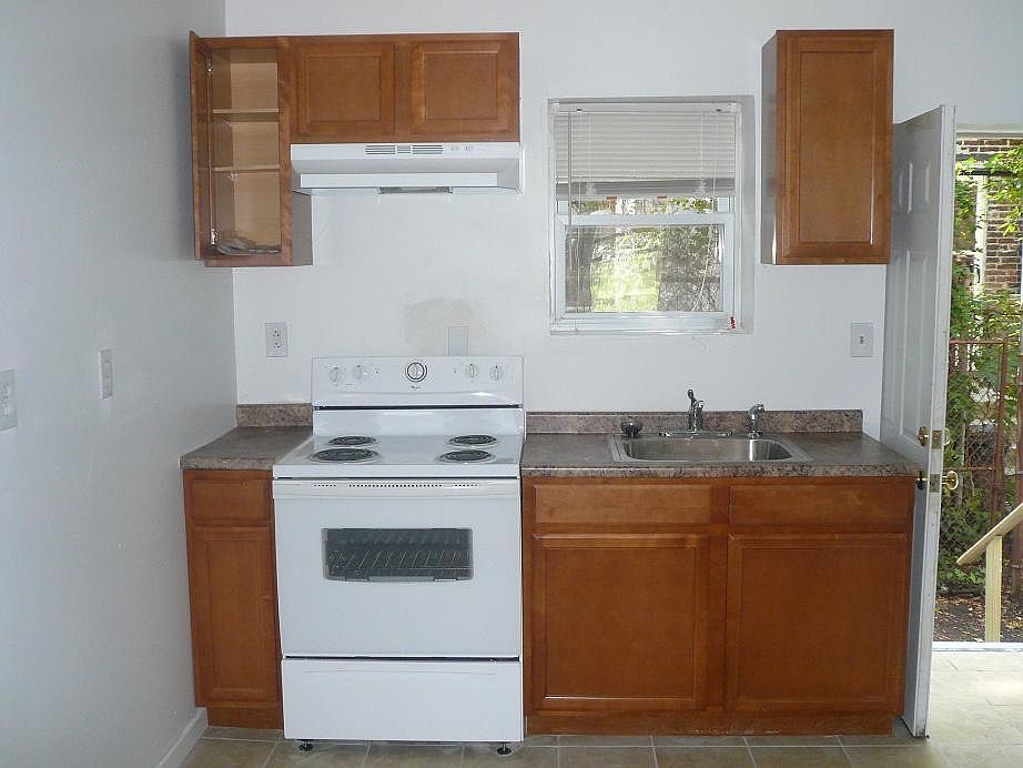 2nd image of 18 N Farson St