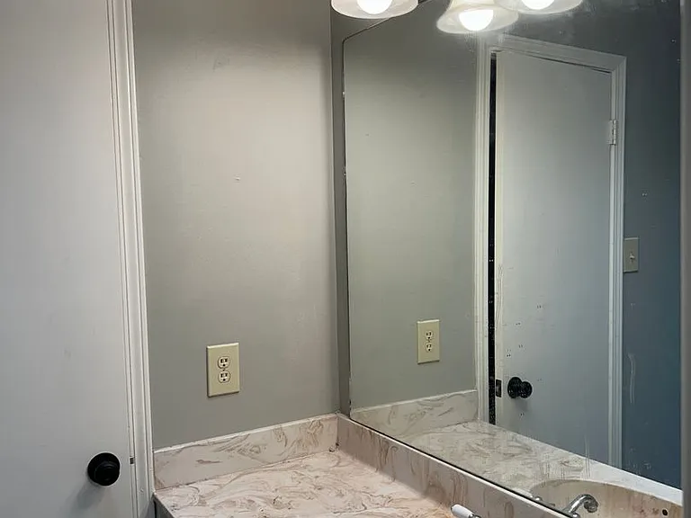 1138 Kensington Ct — Photo 36