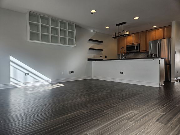 4th image of 51 W 15th St APT I1