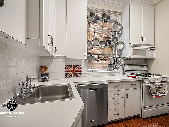 5th image of 1060 Park Ave APT 5A