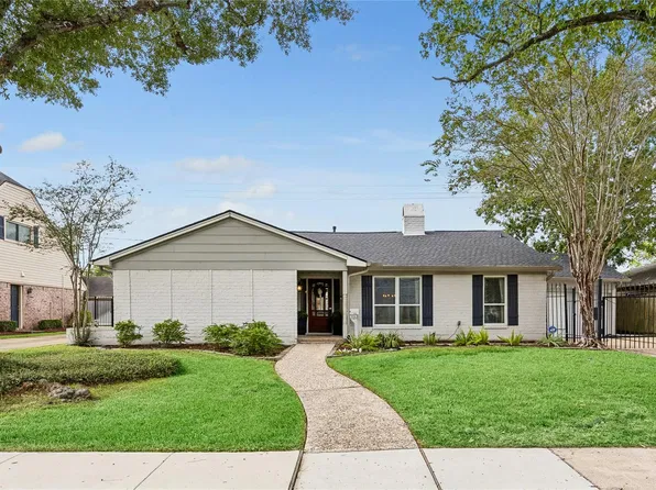 906 Walnut Bend Ln, Houston, TX 77042