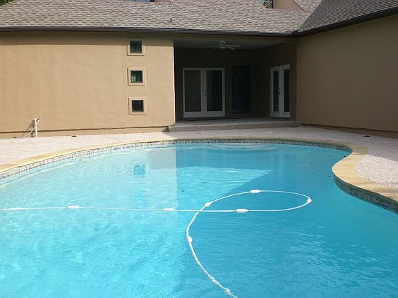 2nd image of 4912 Meadowcreek Dr