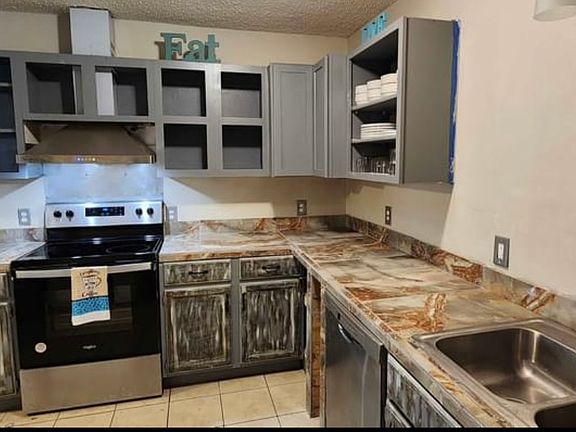 3rd image of 111 Grand Teton Ave