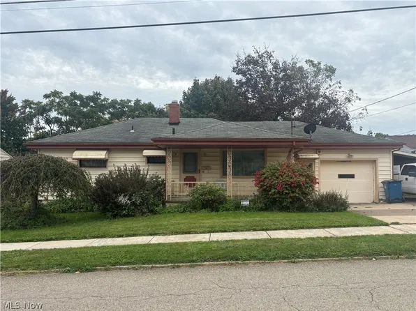 347 Porter Ave, Campbell, OH 44405