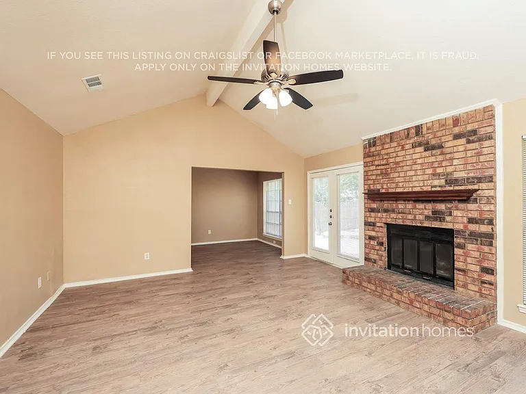 1337 Greenbriar Ln — Photo 4