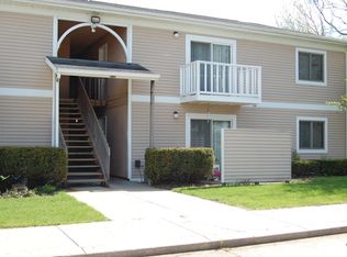 435 S Silverwood Ln APT 8, Goshen, IN 46526