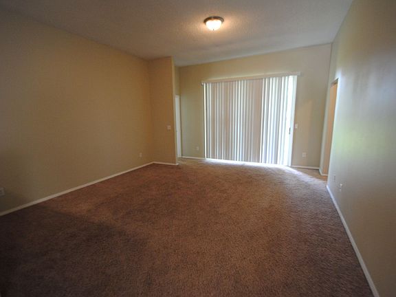 5th image of 2543 Chatham Cir