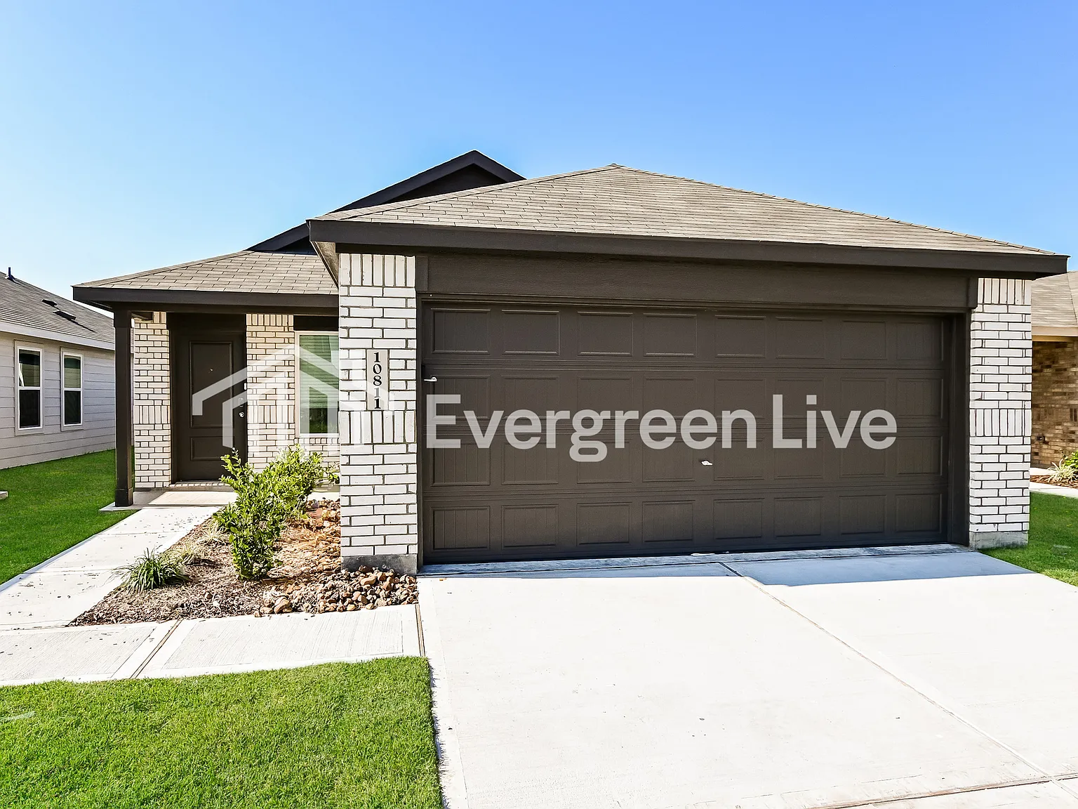 4 bed, 2.0 bath, 1607 sqft, $1,745 — Photo 1